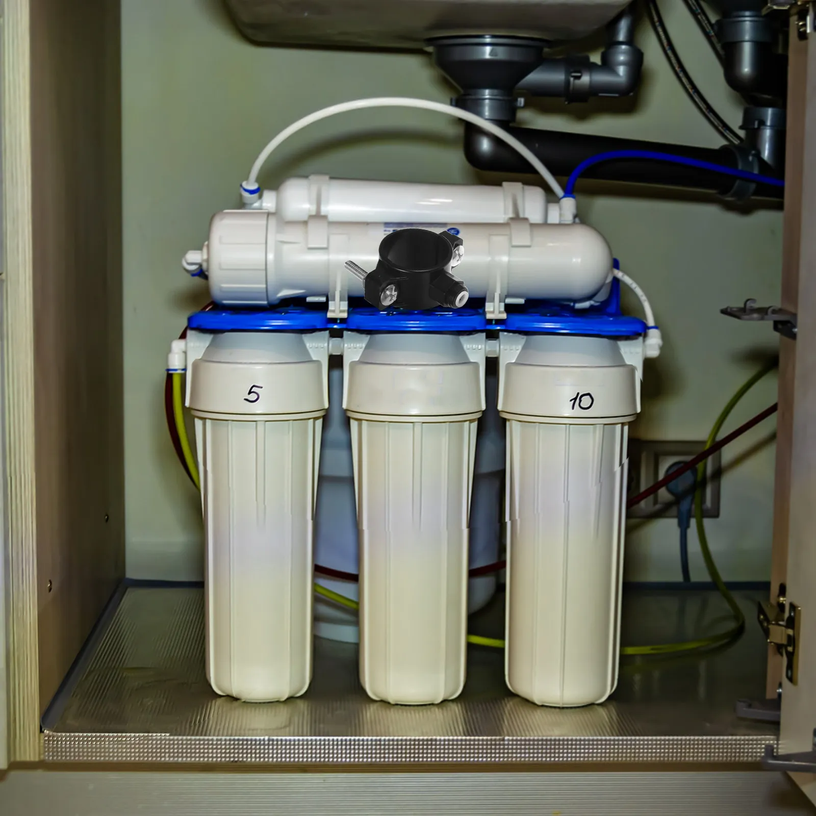 

Зажим для сливного клапана и фильтров для систем обратного осмоса: герметичное и надежное соединение, универсальный размер, прочный, простой в установке