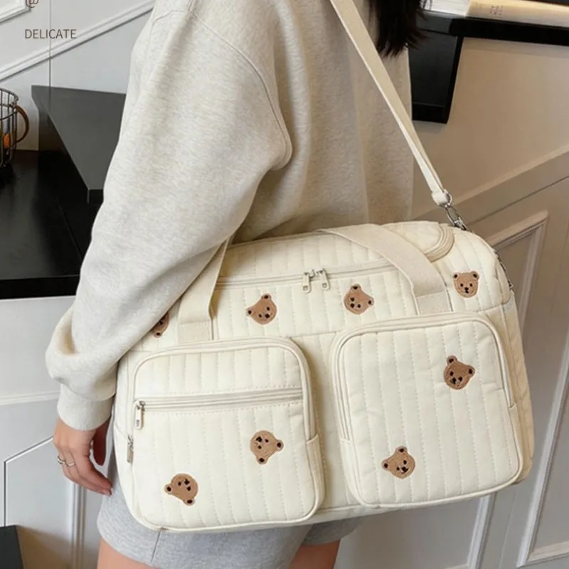

Baby Diaper Bag Cute Bear Flower Embroidery Pattern Mommy Bag Baby Beige Cotton Fabric Zipper Diaper Handbag New Luggage Bag