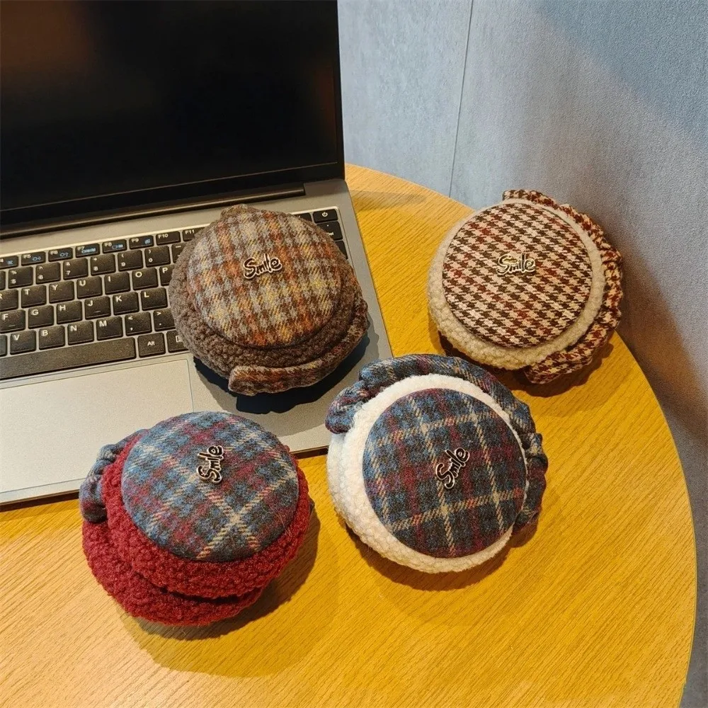 غطاء للأذنين شتوي منقوش على الموضة بتصميم عتيق قابل للطي لتدفئة الأذن وحماية من البرد سميكة قابلة للطي للنساء