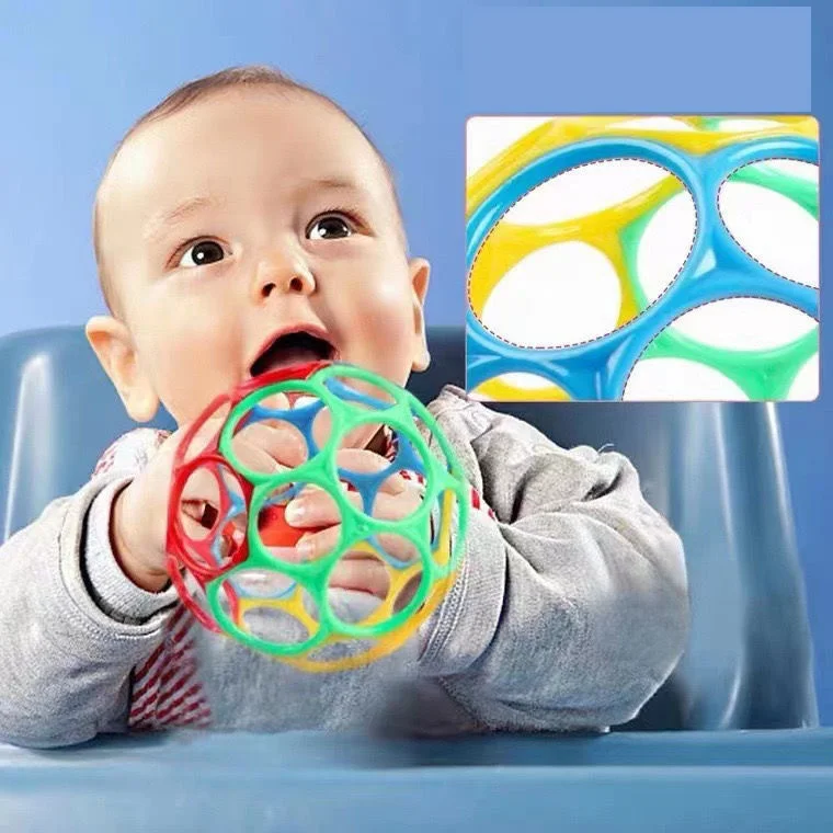 Weicher Baby-Greifball mit Glocke, Frühförderungsspielzeug, sensorisches Lernspielzeug, zufällige Farbe – Detail 1