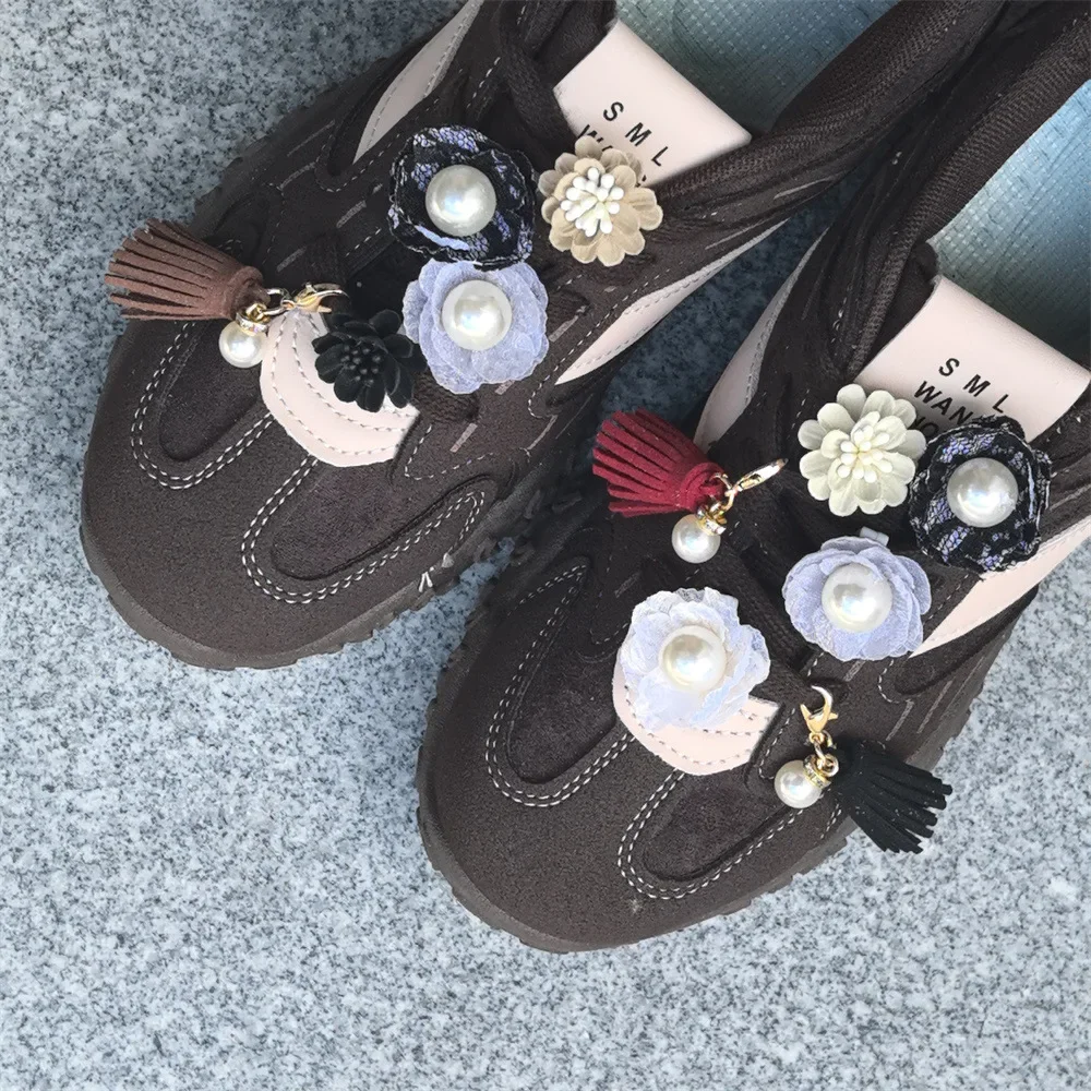 

Pearl Daisy Flower Shoelaces Charms for Sneakers Advanced Pearl Tassel Shoe Charm Buckle DIY Detachable Shoes Decorations 1 PCS