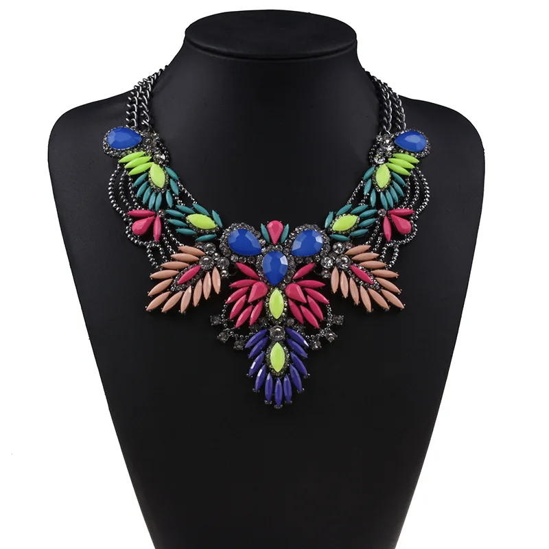 2024 New Fashion Indian Ethnic Statement Large Collar Choker Necklace Women Multicolor Acrylic Crystal Shourouk Necklace Jewelry