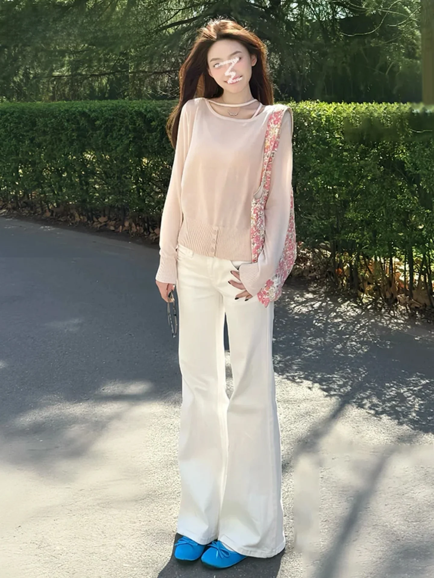 

Женские джинсы-клеш с высокой талией, весна 2026, новый стиль, утягивающие, свободные, маленькие размеры, расклешенные брюки из хлопкового денима