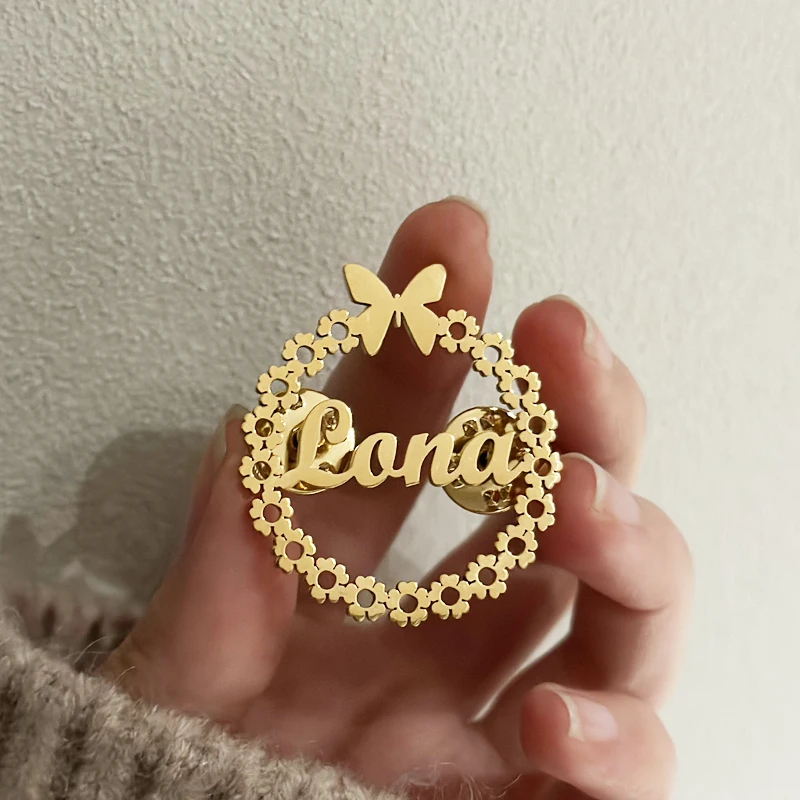 

Personalized Butterfly Name Brooch Custom Engraved Any Name Pin Fashion Women Lapel Brooch Jewelry Gift Clothing Accessories