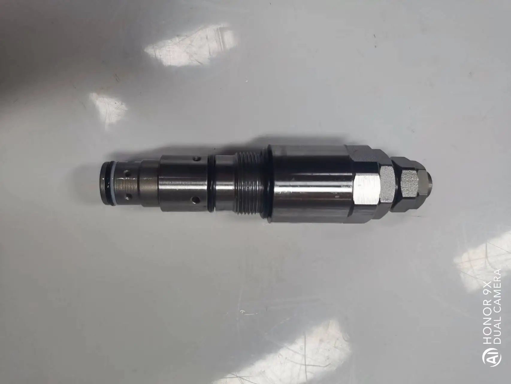 31N6-17400 XKBF-00094 XKBF-00895 صمام تنفيس رئيسي لحفارة هيونداي R140W-7 R210LC-7 R215LC-7 R220LC-7 R225LC-7 R300LC-7