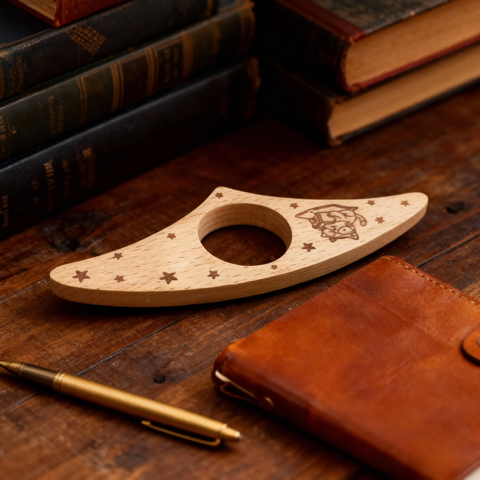 Wooden Thumb Bookmark One-Hand Flip Page Holder Portable Reading Clamp Natural Wood Book Page Marker for Readers Students