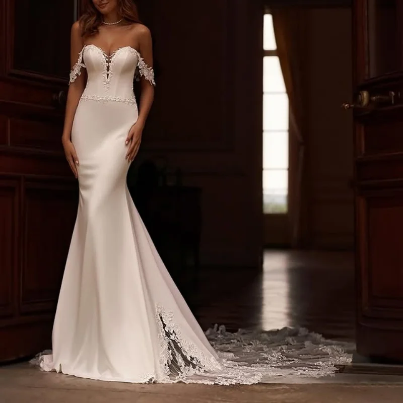 白いウェディングドレス コルセット レース オフショルダー ブライダルガウン フィッシュテール 3Dフラワー ロングテール 多層構造 ﻿ カスタマイズ