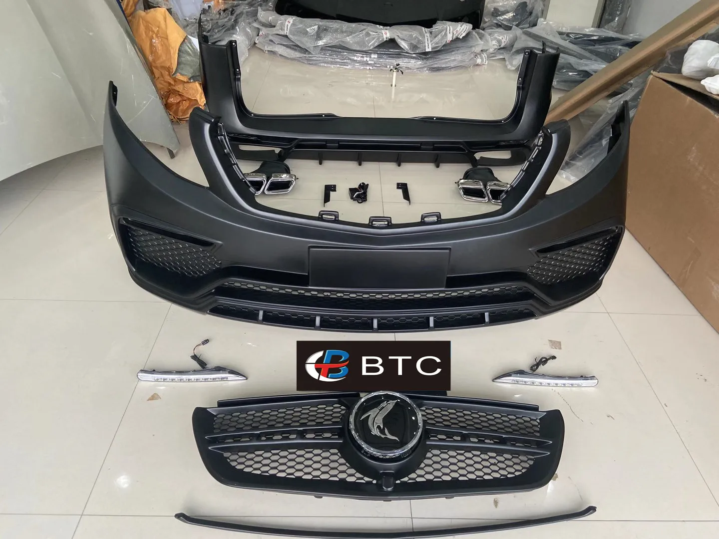 BTC Factory Price Car Bodykit For Mercedes Benz V Class V260 V250 W447 To topcar style front rear bumper tail throats