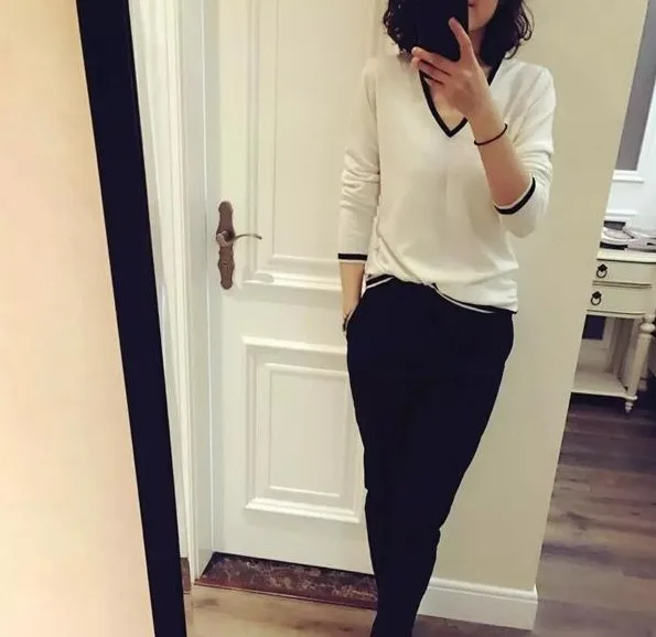 Loose Casual V-Neck Woolen Sweater Women's Knitted Base Layer Top Color Block Large Size Overhead Thin Autumn Winter New Arrival