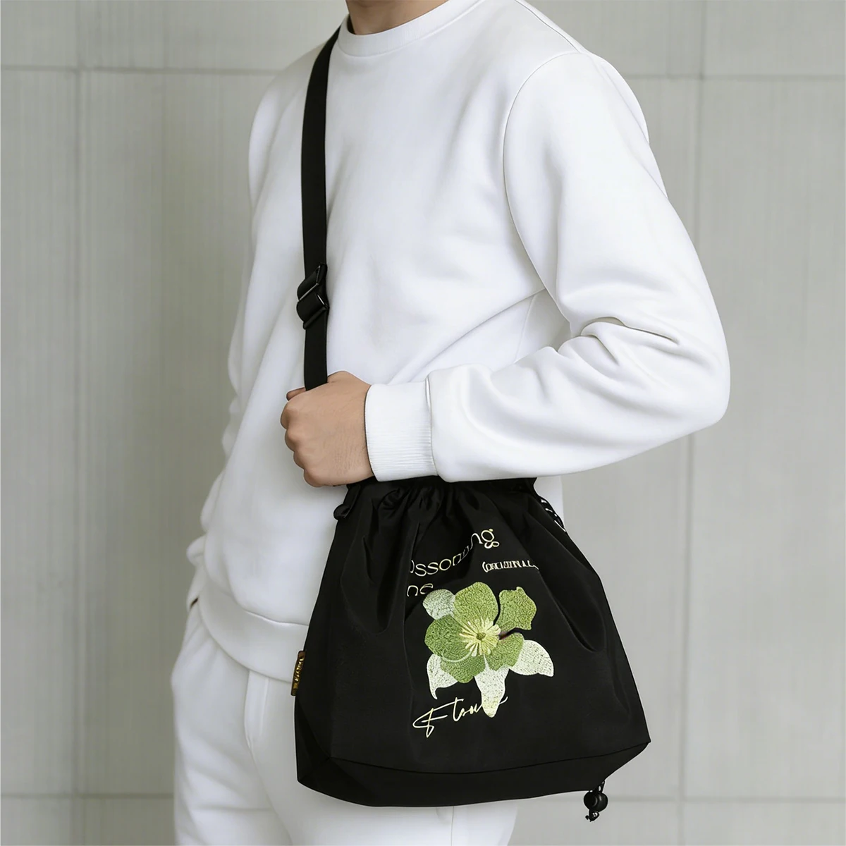 New Embroidered Lunch Bag - Large Capacity Insulated, Waterproof, Handheld, Diagonal Span, Suitable for Working and Picnicking