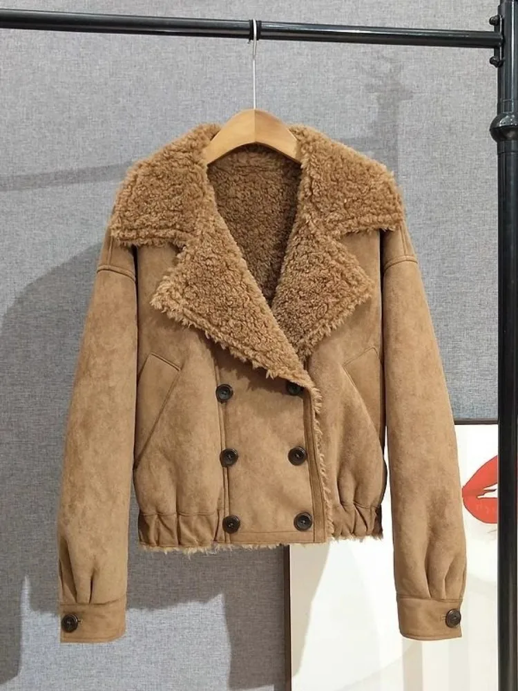 เสื้อโค้ทขนแกะแท้สำหรับผู้หญิง สไตล์วินเทจ กระดุมสองแถว สำหรับฤดูหนาว หนา อุ่น สบาย ปกพับได้ แจ็คเก็ตสั้น ขนแกะตัดใหม่ รุ่นใหม่