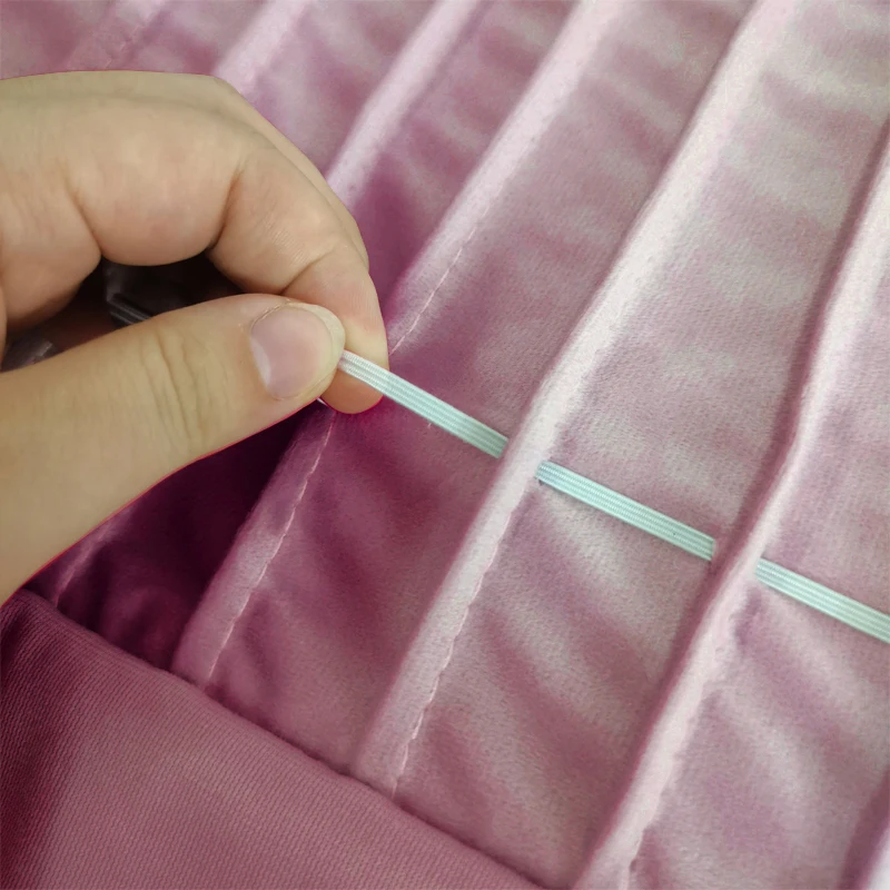 Przenośny organizer na biżuterię, składany woreczek z aksamitu zapobiegający plątaniu, ekspozytor na łańcuszki, bransoletki, akcesoria jubilerskie.