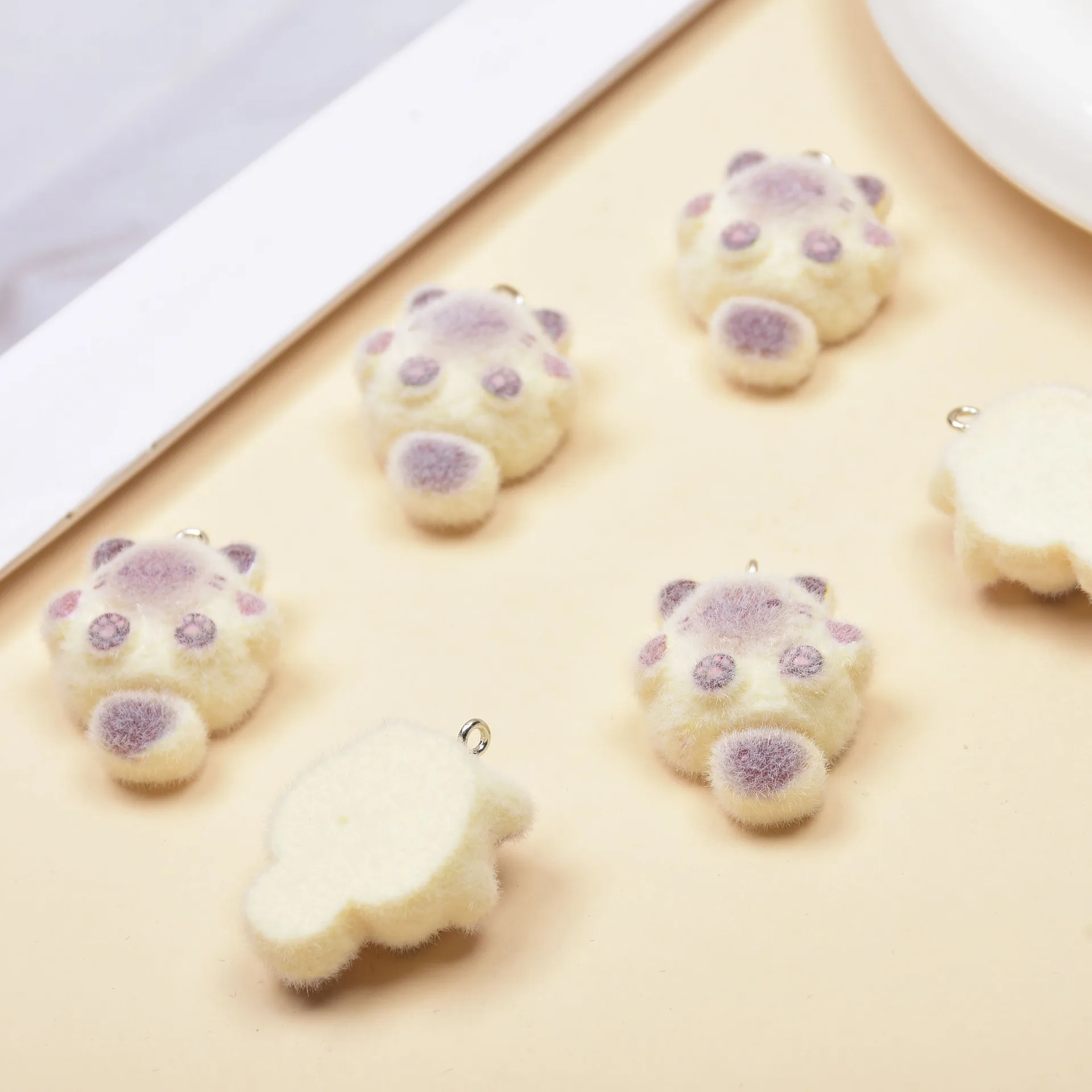 20pcs Fluffy Cute Resin Charms Cartoon Flocking Cat Shape Doughnut Pendant For Earring Keychains DIY Phone Chains Jewelry Make