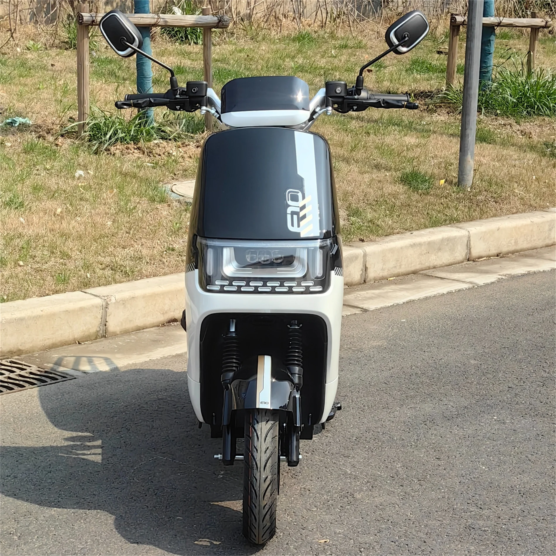 2024 New Design Custom 1000W Electric Bike 72V Lithium Battery 1500W Motor Power Sportbikes for Adults