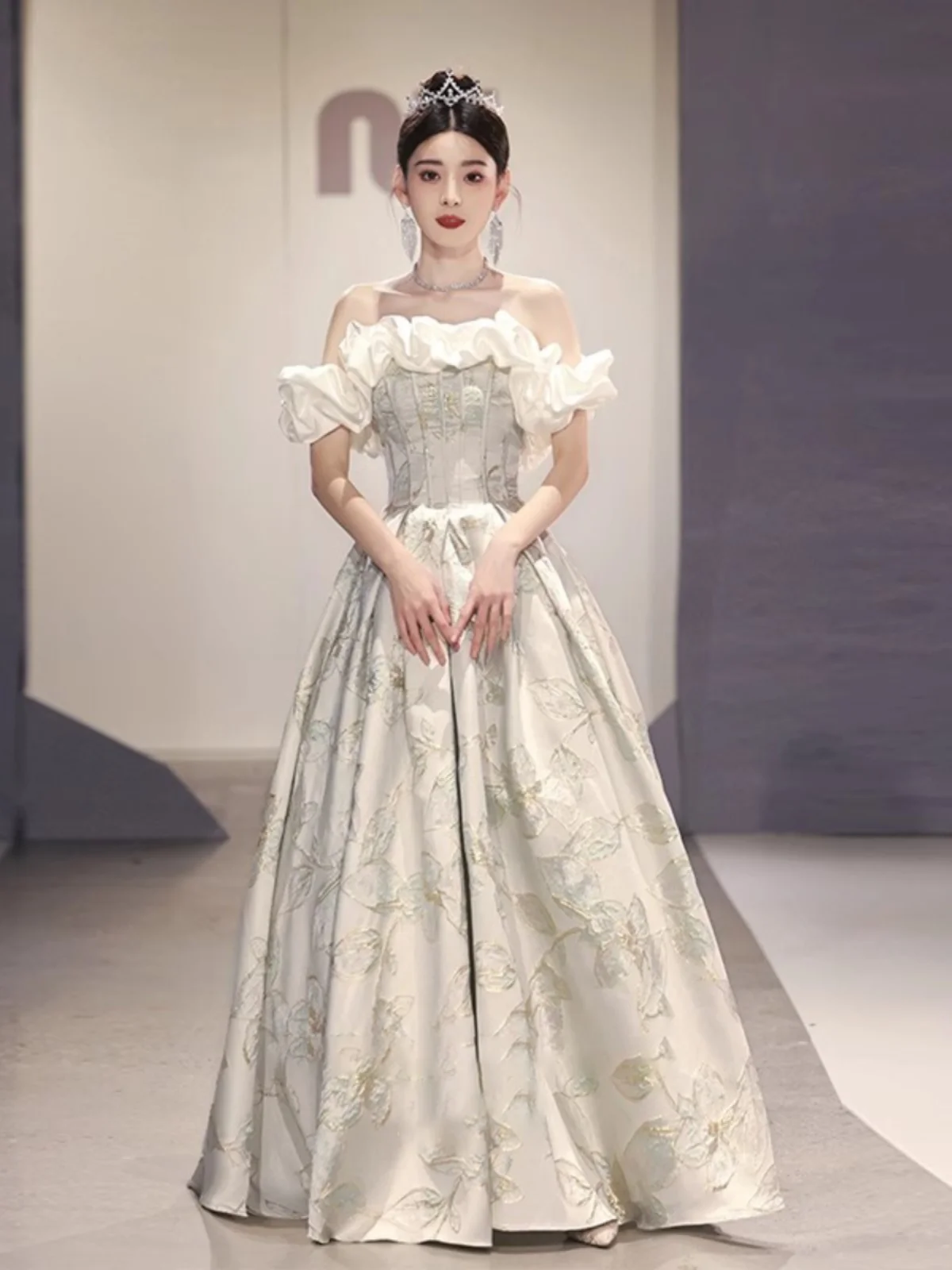 

2025 New Evening Gown Host One oulder Year Conference Art Exam Adult Ceremony Korean Sle A-Line Skirt Long Dr