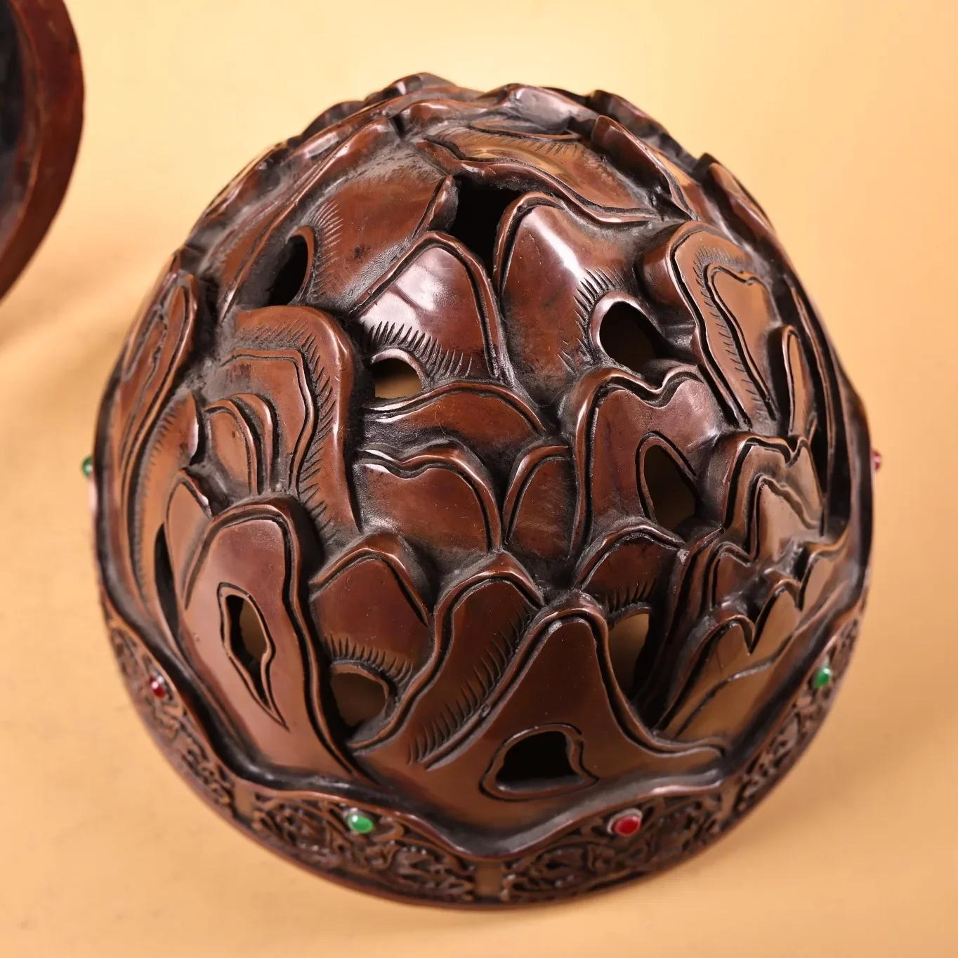 

17"Old Xizang Folk Collection Old Purple Bronze Mosaic Gem Boshan Censer Animal pattern Ruyi Base incense burner Town house