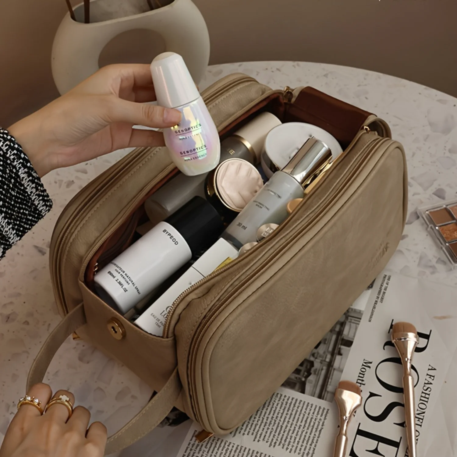 1pc Large Capacity PU Cosmetic Bag, Portable Travel Toiletry Pouch, Multi-Functional Makeup Organizer With Handle, 11.02x6.69x5.