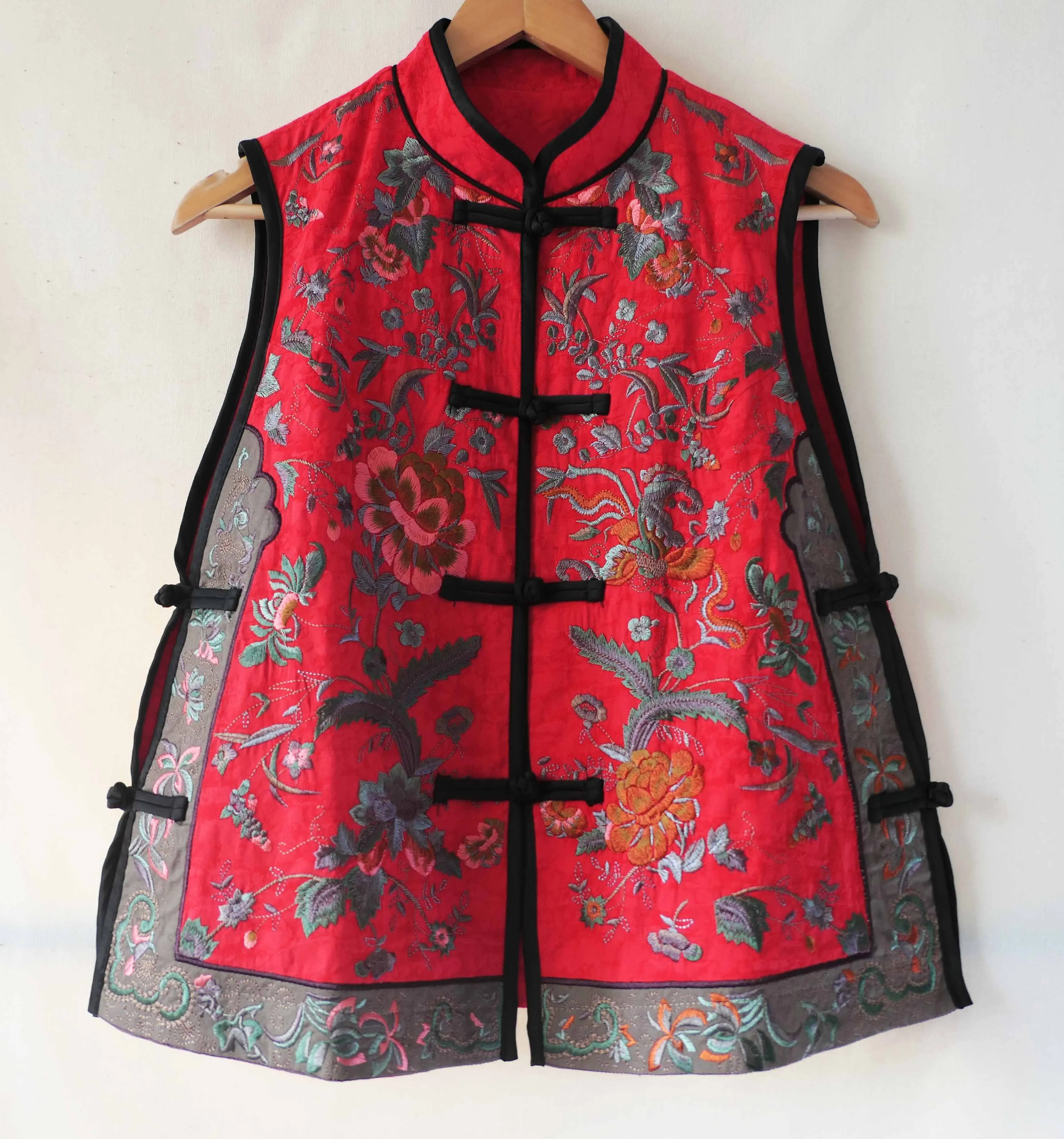 Heavy-Duty Embroidered Vest Cotton and Linen Buckle Side Full Open Ethnic Style New Women's Clothing Spring round Neck