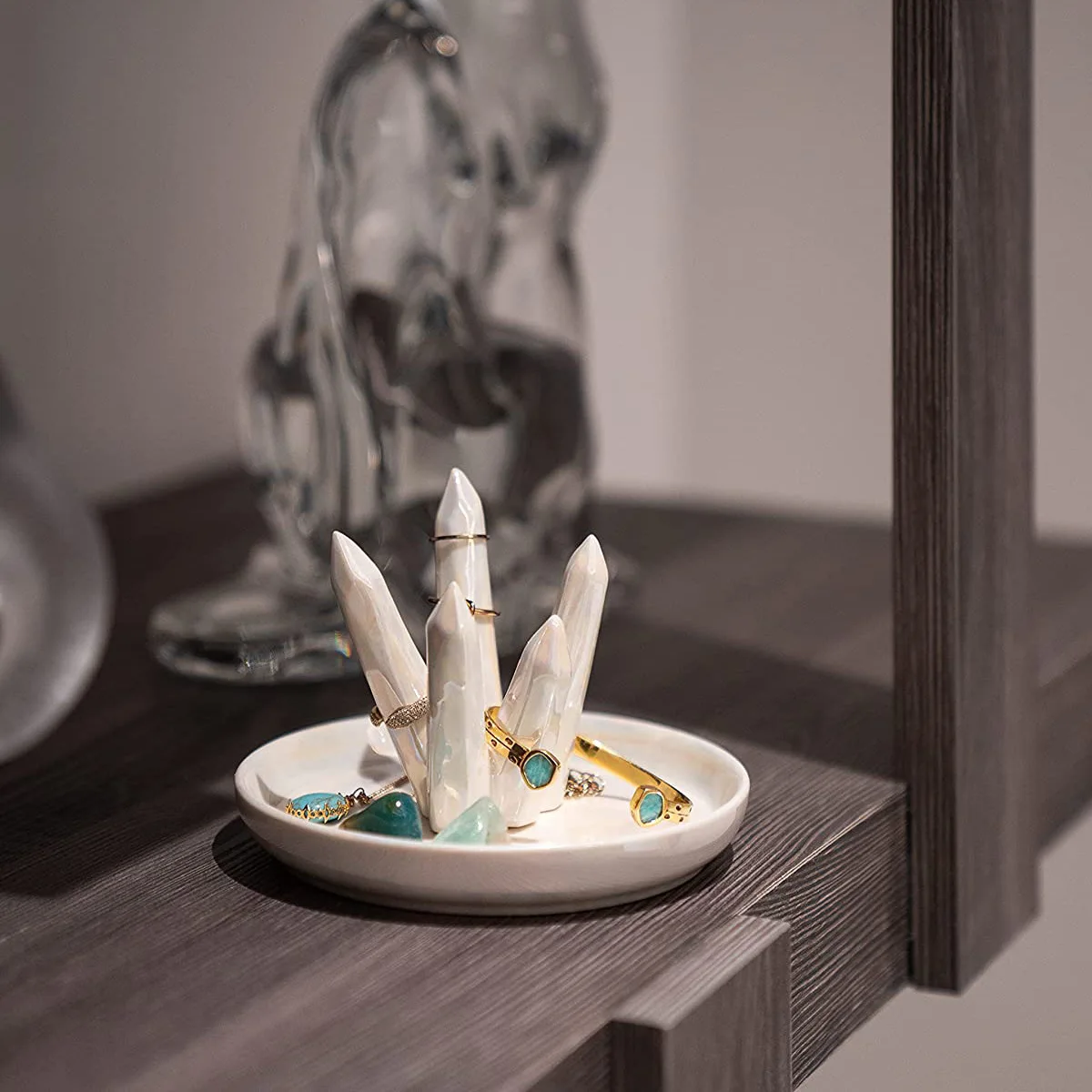 Porta anelli in ceramica semplice europeo e americano, vassoio per gioielli a forma di grappolo di cristallo, decorativo da tavolo smaltato con perle bianche