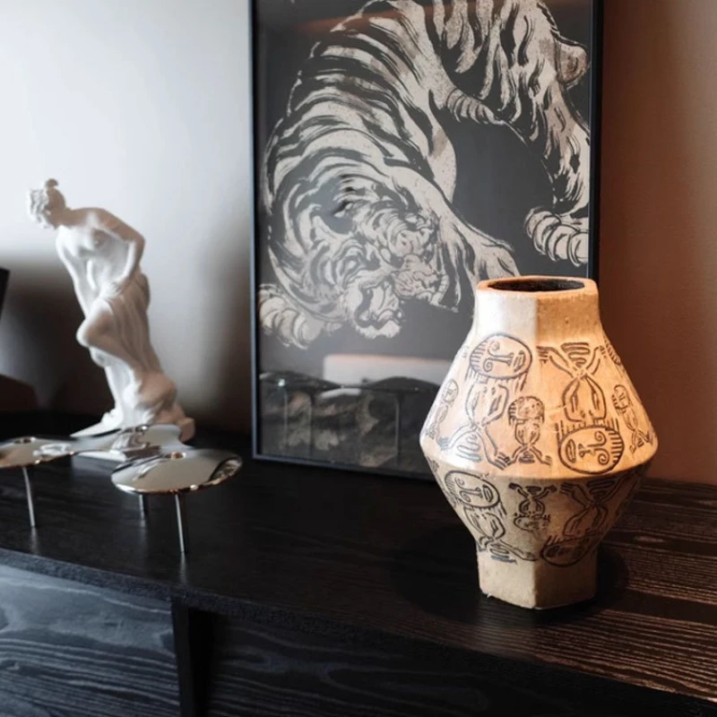 

Wabi-sabi Style Retro Hand-painted Tribal Totem Vase Engraved Art Flower Ornament