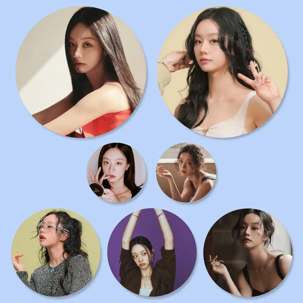 Korean Singer And Actor Lee Hyeri Badge Tinplate Meme Round Brooch For Hat Bag Creative Lapel Jewelry Accessories Gifts