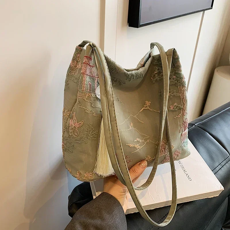 حقيبة كتف ربيعية ذات سعة كبيرة مطرزة على الطراز الوطني حقائب السيدات للبيع 2025 حقيبة يد عصرية جديدة رائجة البيع #2