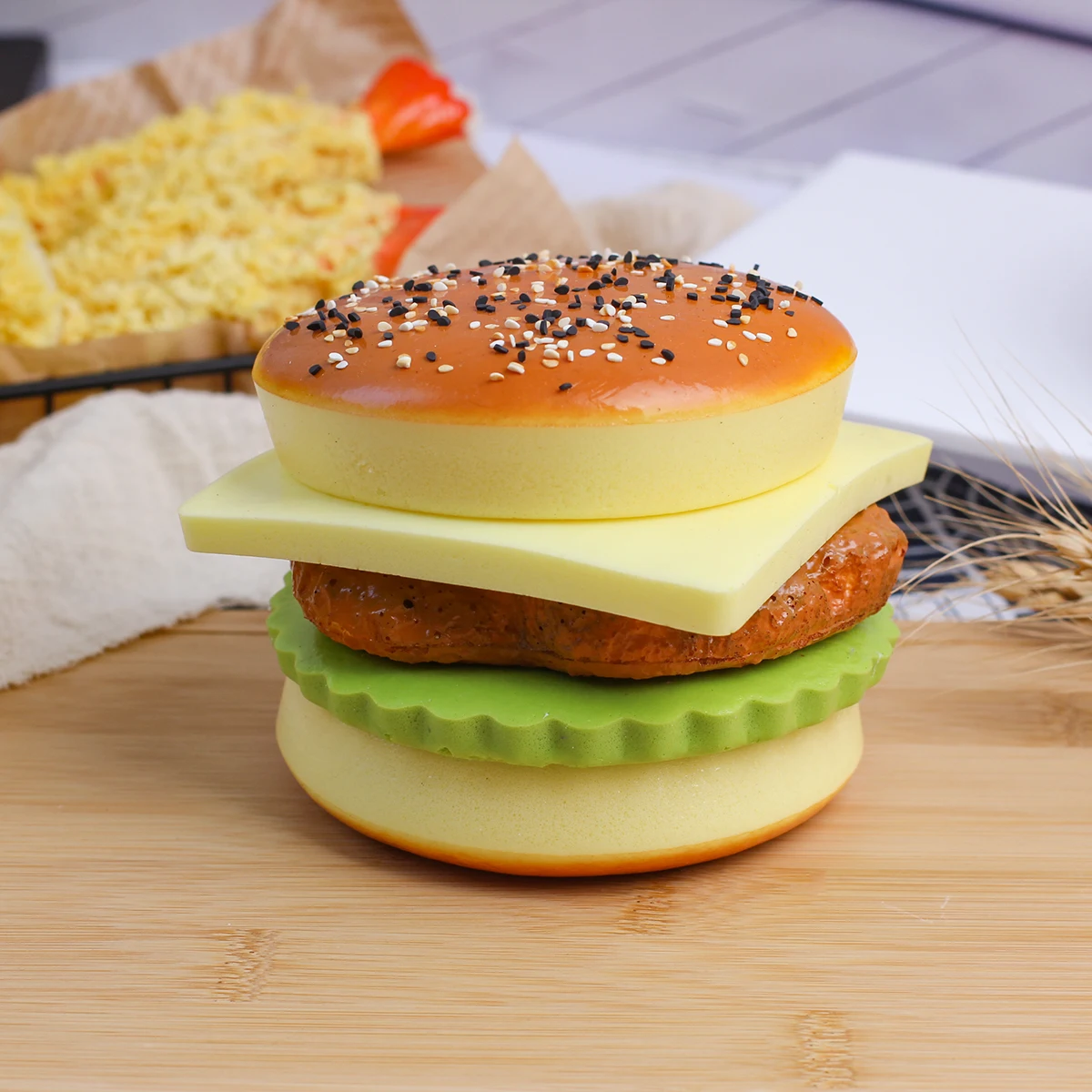 1Pcs Artificial Food Props Slow Rebound Explosions Melaleuca Hamburger Bread Decompression Pinch Model Home Decoration