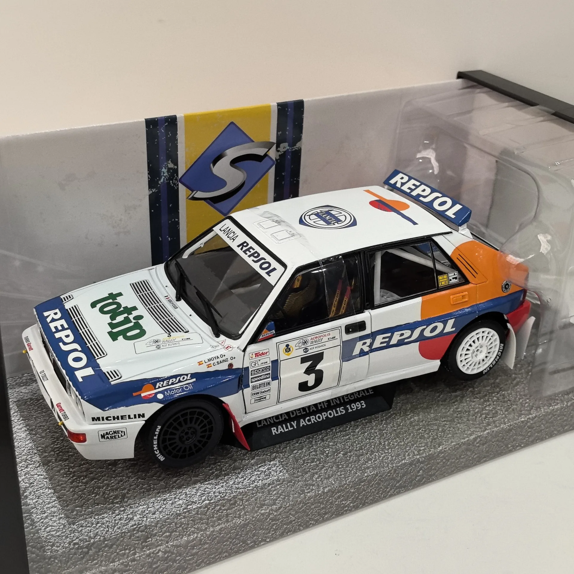 

Diecast SOLIDO 1/18 Scale LANCIA DELTA HF INTEGRALE 1993 #3 Alloy Car Model Collectible Toy Gift Souvenir Display Ornament