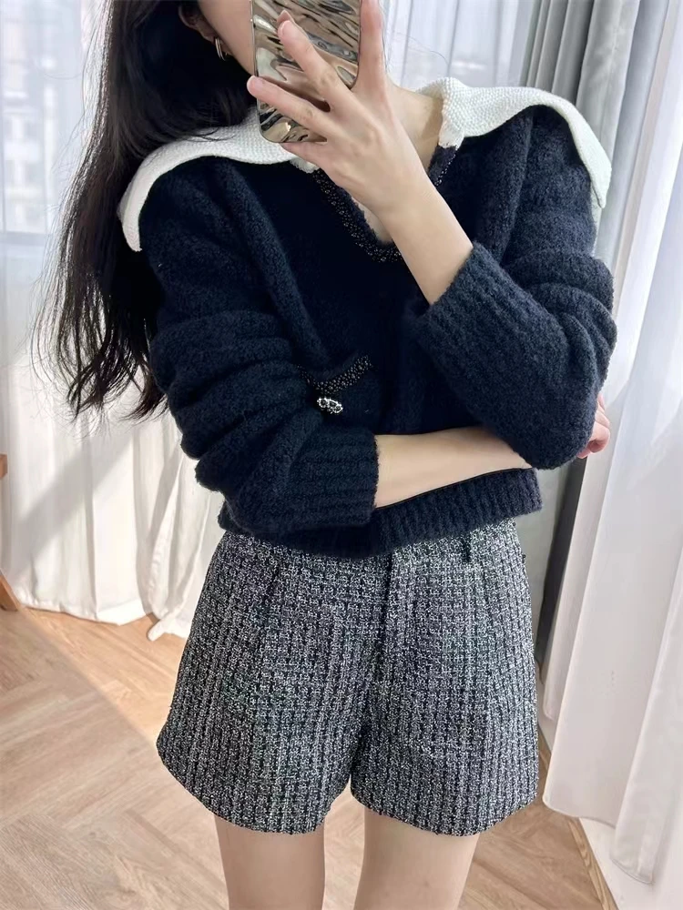 

Traffic official store 2024 Early spring dark blue large lapel contrast color temperament fine beaded V-neck plush knit coat top