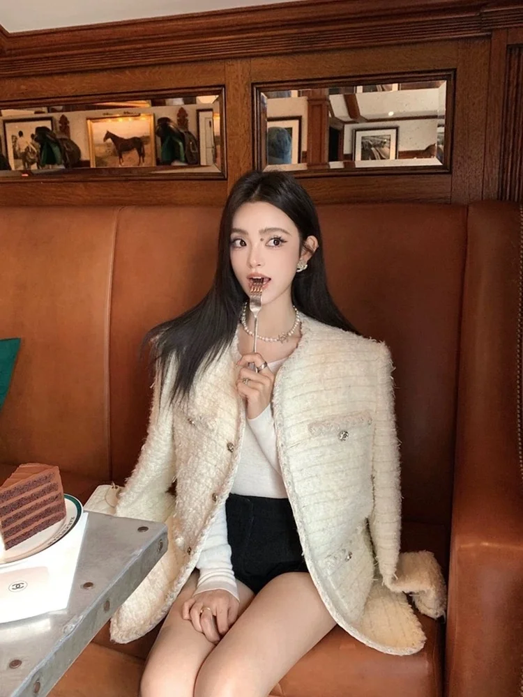 

2025 Autumn Winter New Sle Small Fraance Wind Coat Women Korean System Thiened Weaving Lady Ele High-End Feeling Top