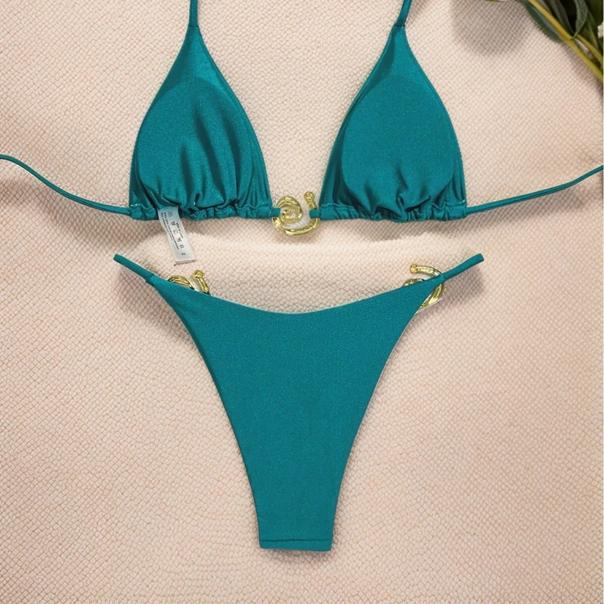 

2024 Новый бикини с металлическим кругом и раковиной, высококачественный сексуальный разделенный купальник