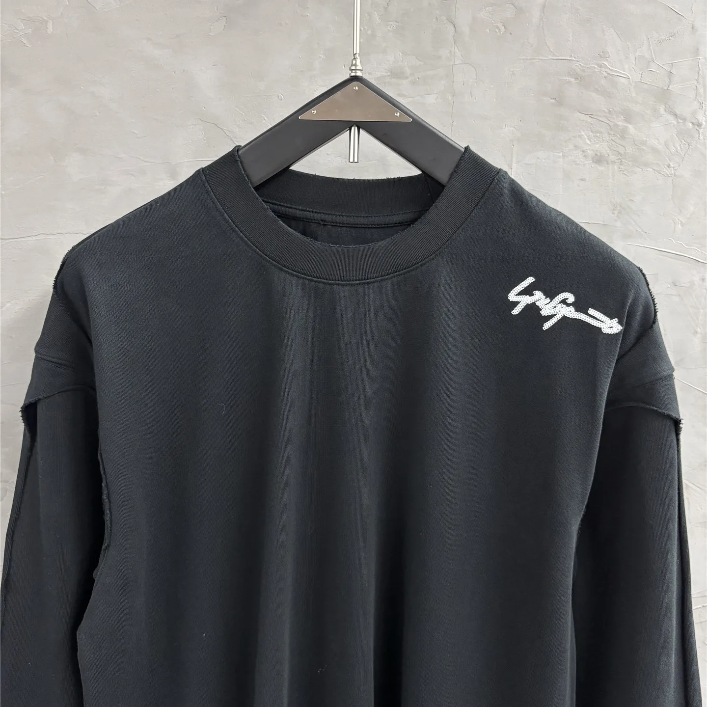 Dark Personality Stitching Long Sleeve T-shirt Trendy Inner Bottoming Shirt Washed Frayed Hem Embroidered Loose Casual Shirt Top