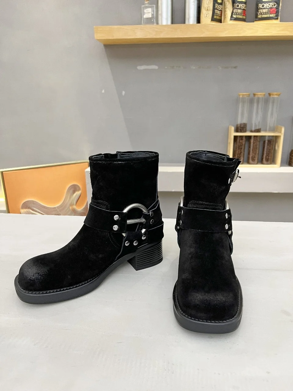 2023 autumn and winter new short boots, cowhide fabric, sheepskin lining, warm and comfortable, fashionable and versatile.