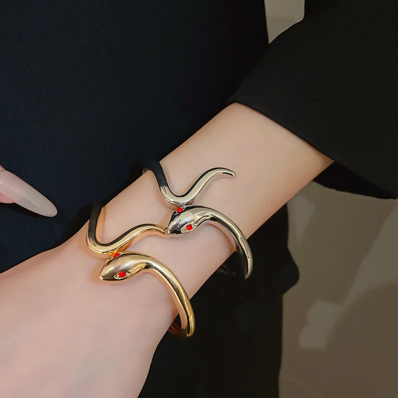 XIALUOKE Vintage hyperbole Metal Opening Snake Bracelet For Women Europe American Style Personality Animal Animal Year Jewelry