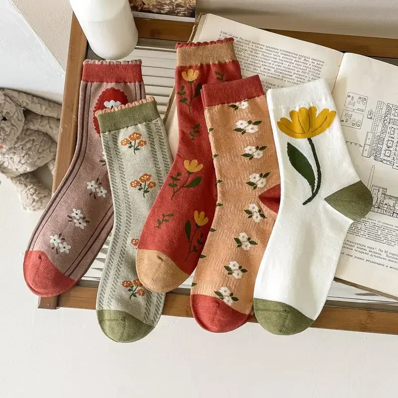 Skarpetki z kwiatowym nadrukiem damskie moda japońska długie skarpetki w stylu Vintage Harajuku Retro Streetwear kobiece damskie dziewczęce Kawaii śliczne skarpetki Sox