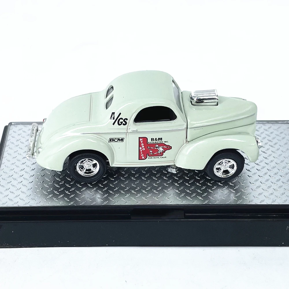 M2 Machines 1/64 1941 Coupe Gasser GS13 Cream White Die-cast Alloy Car Model Collection Gift Toy