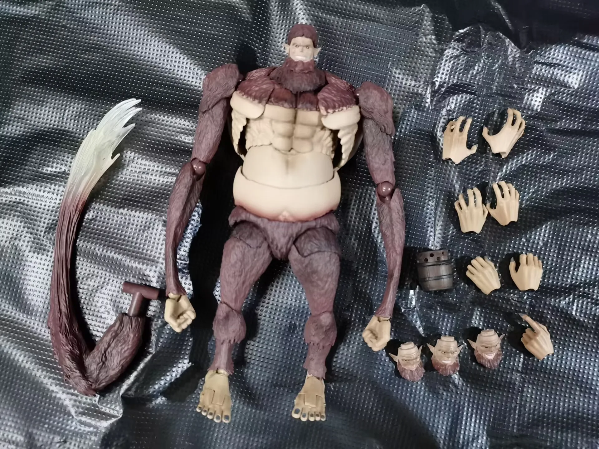In Stock Ko Kaiyodo Amazing Yamaguchi Revoltech Attack On Titan Beast Titan Action Figure Toy Model Gift
