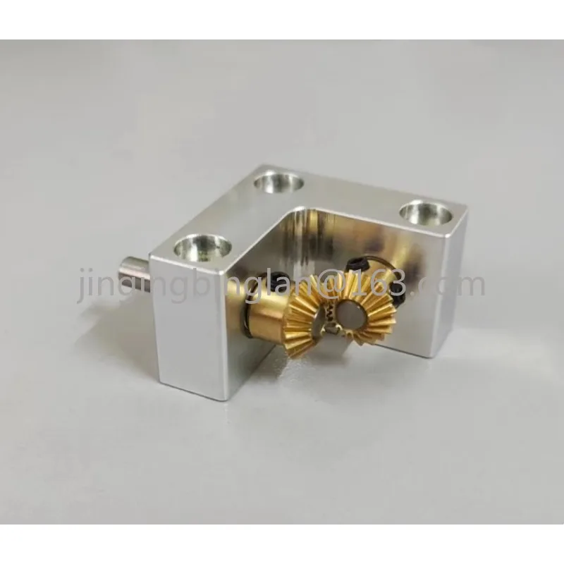 

Right Angle Commutator Small Bevel Gearbox 90 Degree Drive Angle Converter Output Shaft Diameter 4MM Speed Ratio 1:1