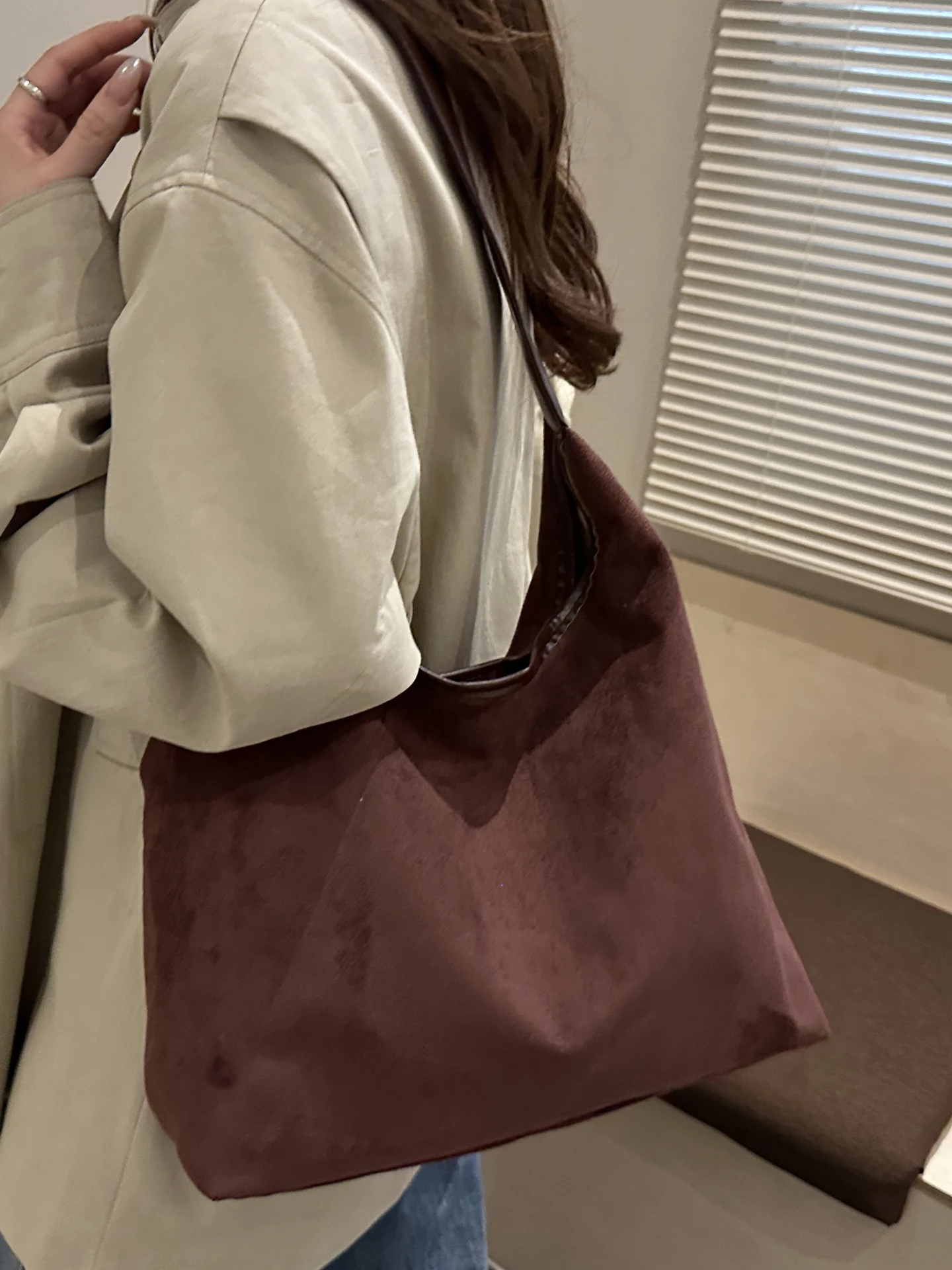 

Reverie Vintage Suede Leather Tote Bag Women's Large Capaci Versatile Underarm Bag American Retro Sle Commuting Bag