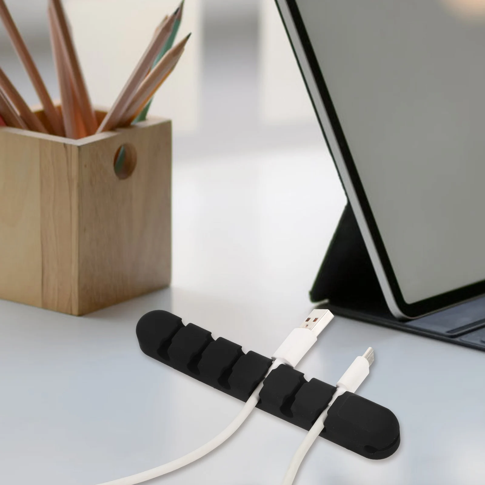 

2pcs Cable Manager Self Adhesive Wire Holder Desk Organizer Retainer Clips USB Cord Keeper Electric Wire Organizers