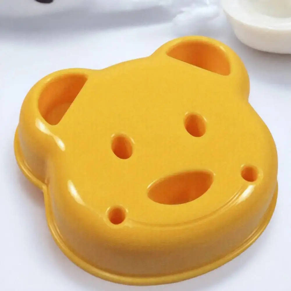 

Bear Shape Sandwich Mould Plastic Toast Maker Baking Tool for Fun Breakfast Home Use Ideal for Kids' Parties
