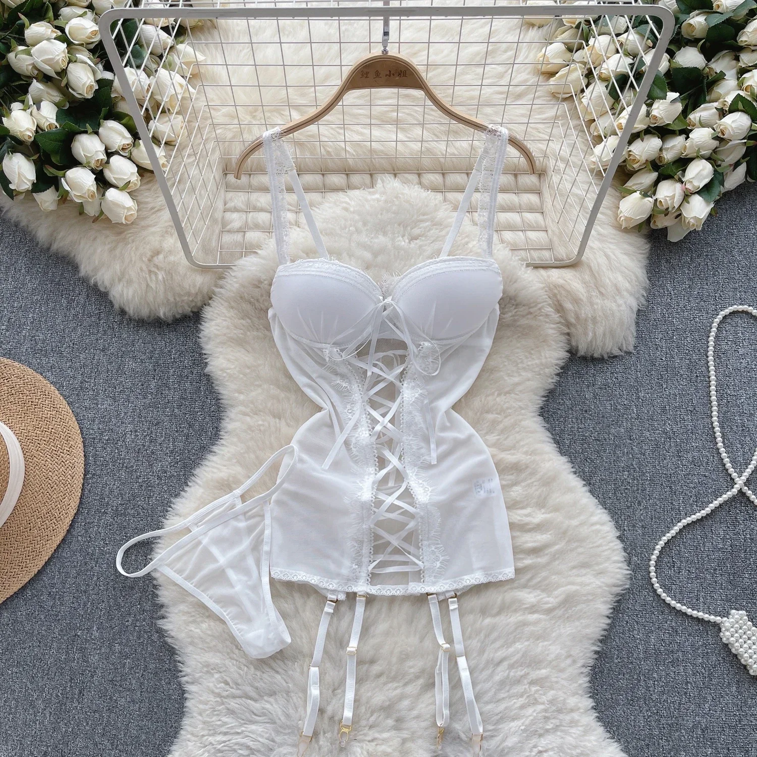 

Порно чувственное нижнее белье на шнуровке, костюмы, женское нижнее белье, сексуальное ночное белье + стринги с открытой спиной, тонкая ночная рубашка