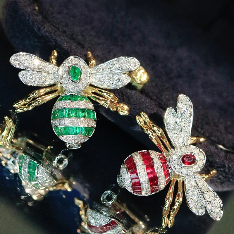 KUGG 100% 18K Yellow Gold Pendant Elegant Bee Shape Luxury Diamond Natural Ruby/Emerald Brooch for Women High Party Jewelry