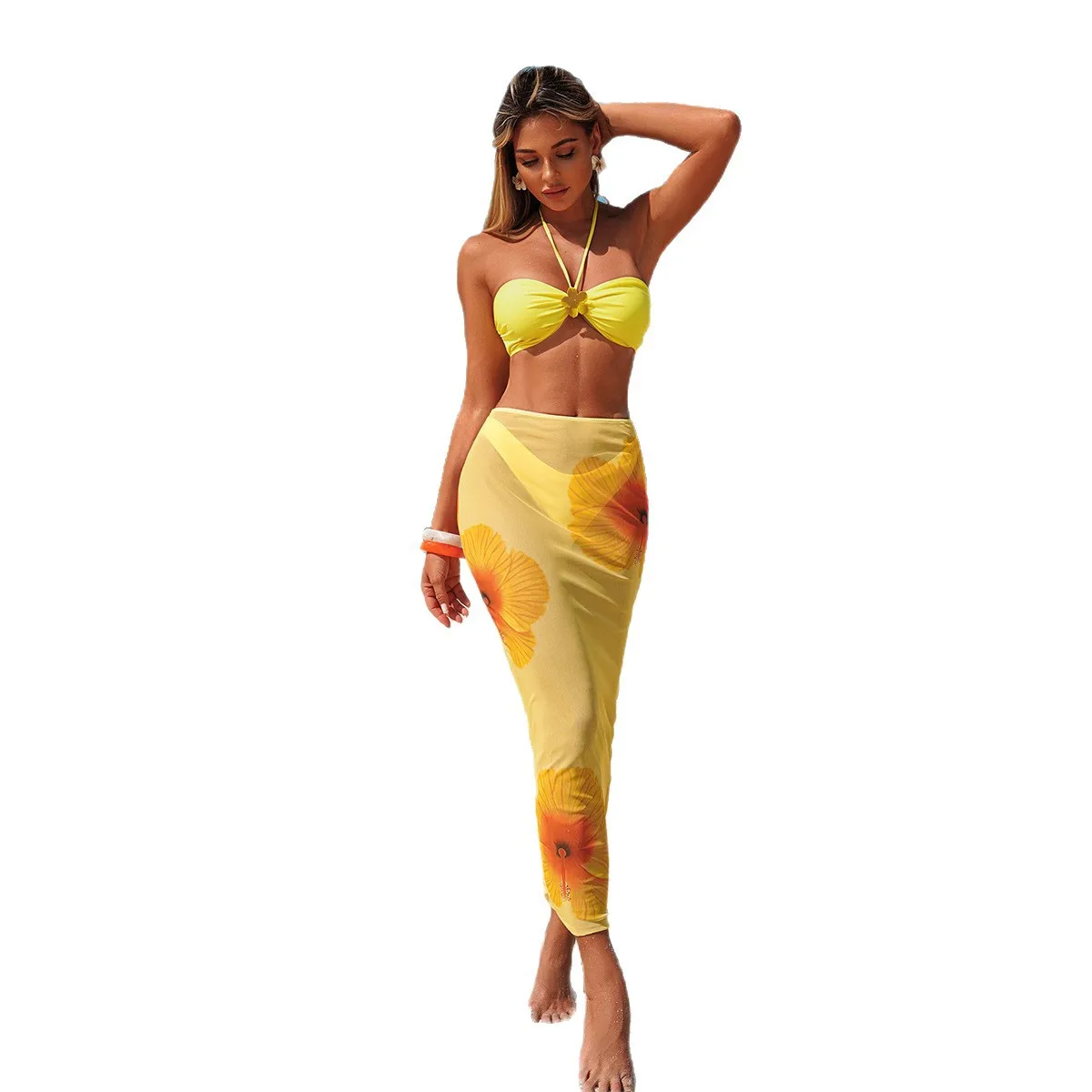 Nowy zestaw bikini z kwiatowym wzorem na rok 2026, damski strój kąpielowy 3-częściowy z wysokim stanem i długą spódnicą, seksowny mini trójkątny strój kąpielowy z odkrytymi plecami i stringami.