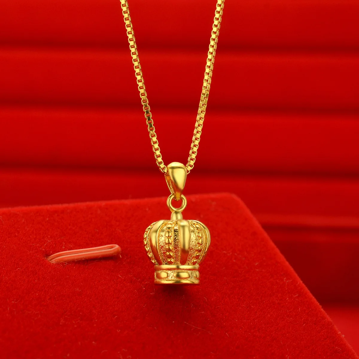 Boutique AU999 gold necklace ladies crown small pendant Japanese and Korean new clavicle chain cute peace lock gold chain