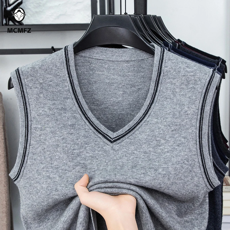 

2025 Men's Casual Sweater Vest Warm Comfortable Autumn Winter Fashion Outerwear