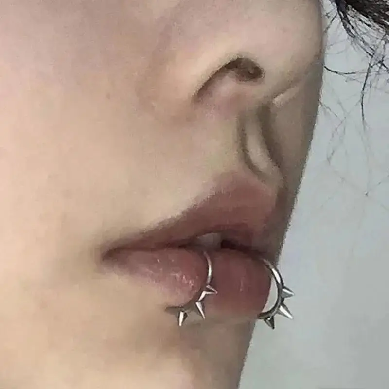 Stainless Steel Spike Fake Lip Ring Hoop Septum Rings C Clip Nose Ring Earring Fake Nose Piercing Women Body Jewelry Non-Pierced