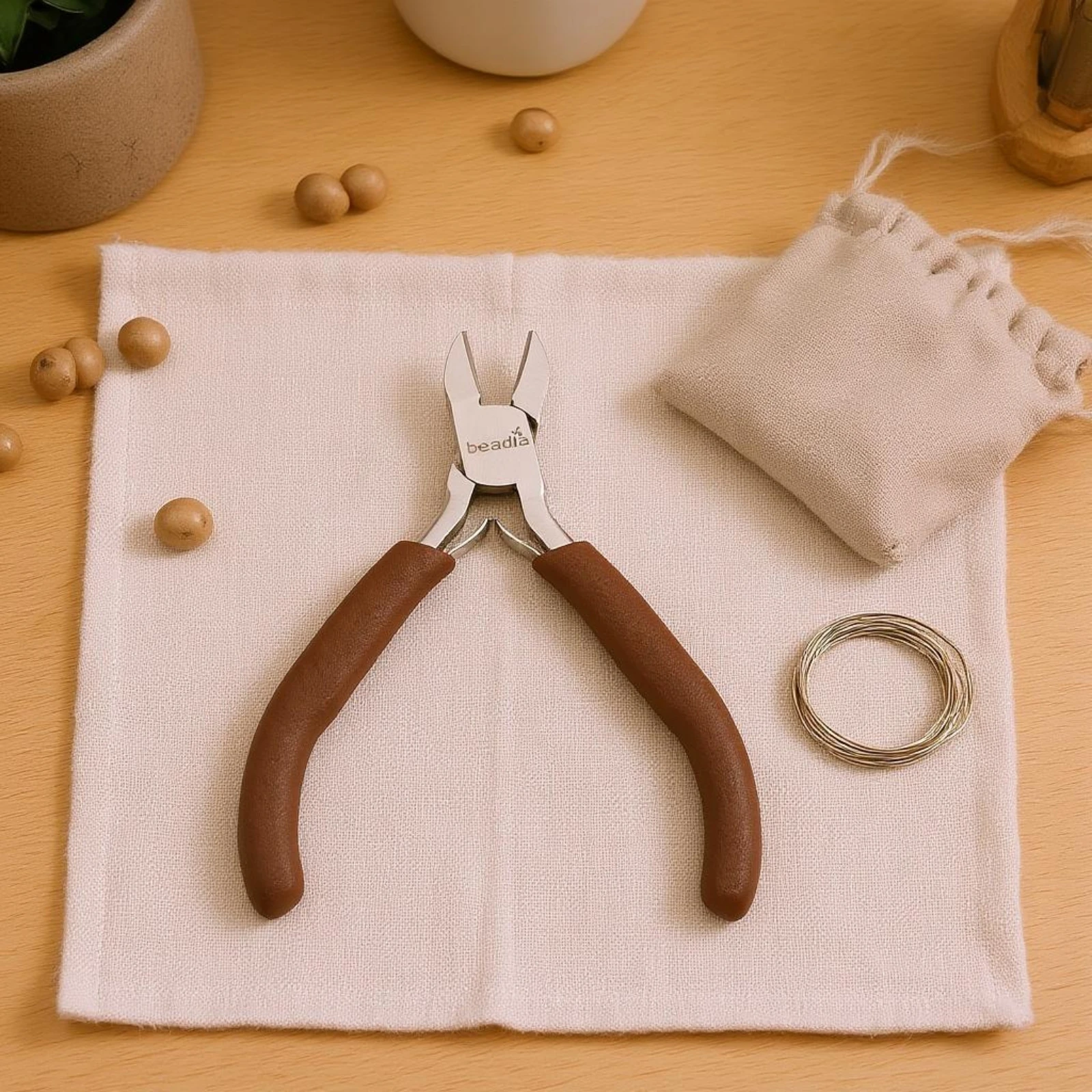 

Jewelry Making Plier Brown Handles Wire Working Plier Craft Tool Metal Body Silver Toned for DIY Crafting