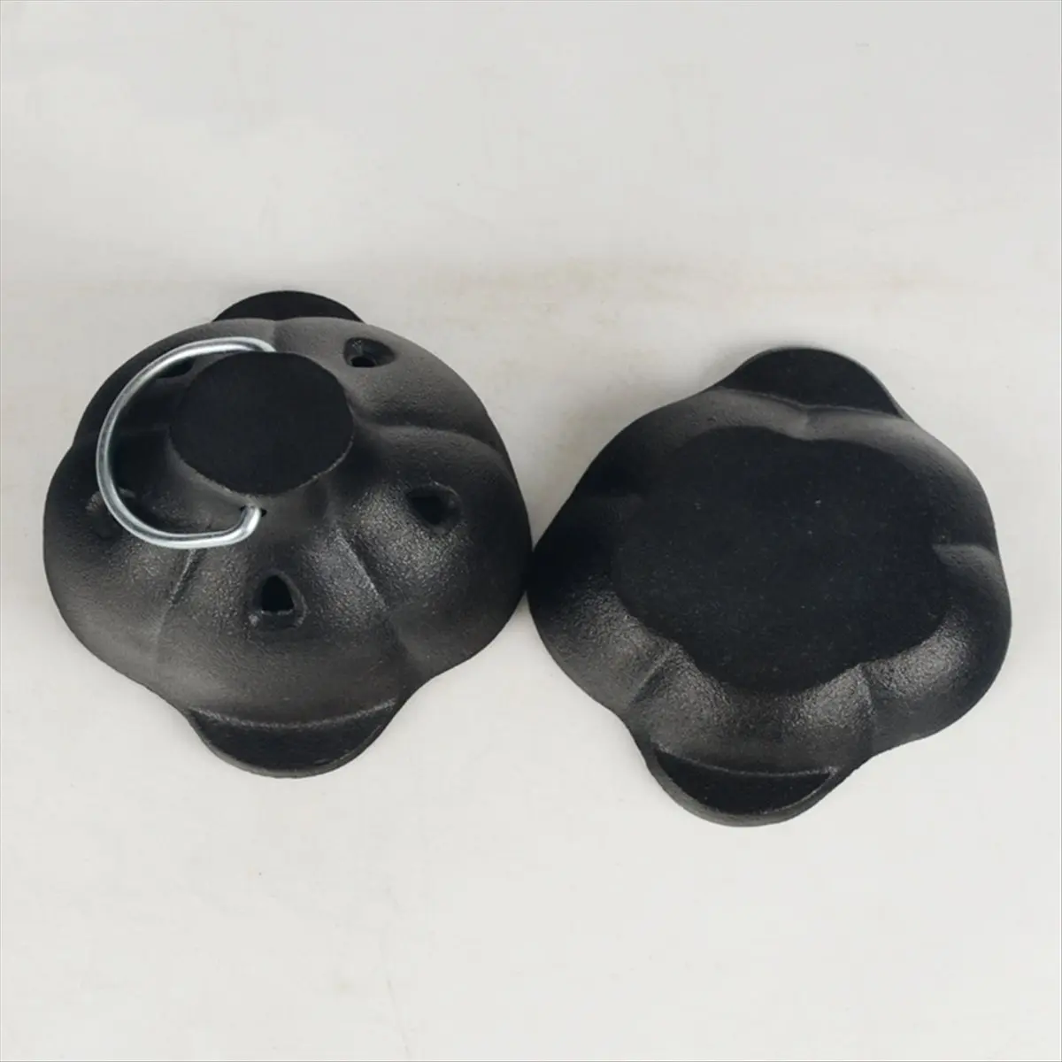 【POPULAR PICK】Pre-Seasoned Cast Iron Dutch Oven Pot,Garlic Roaster Potato Breader for Your Kitchen Oven or Outdoor Grill Ramen P
