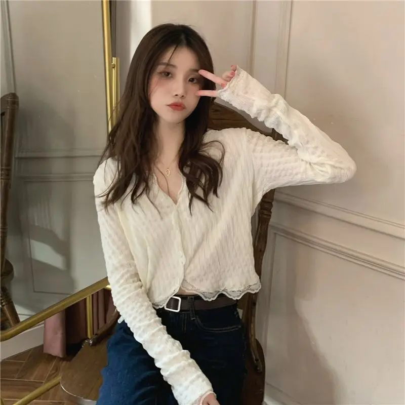 GIDYQ Elegant Korean Shirt Women Casual Lace Patchwork Cropped Tops Fashion Female Folds Loose Long Sleeve Shirt New